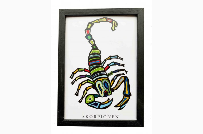 Skorpionen  sort 22,5x16,5 cm indrammet i hndmalet sort fyrtr